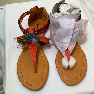 Qupid thong sandals ankle strap zipper back feather BoHo hippie BRAND NEW Sz 7.5